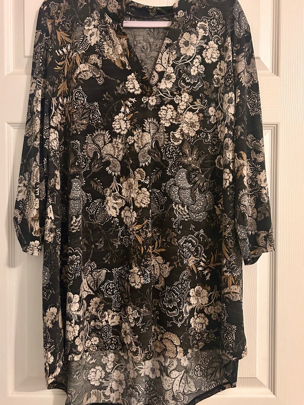 Women's Black Floral V-Neck Tunic Top